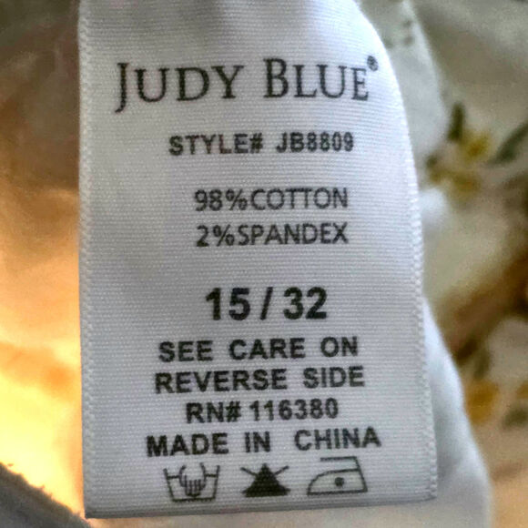 Judy Blue Women’s Daisy Print Ankle Skinny Fit Jeans, Size 15 (32) - Picture 8 of 8